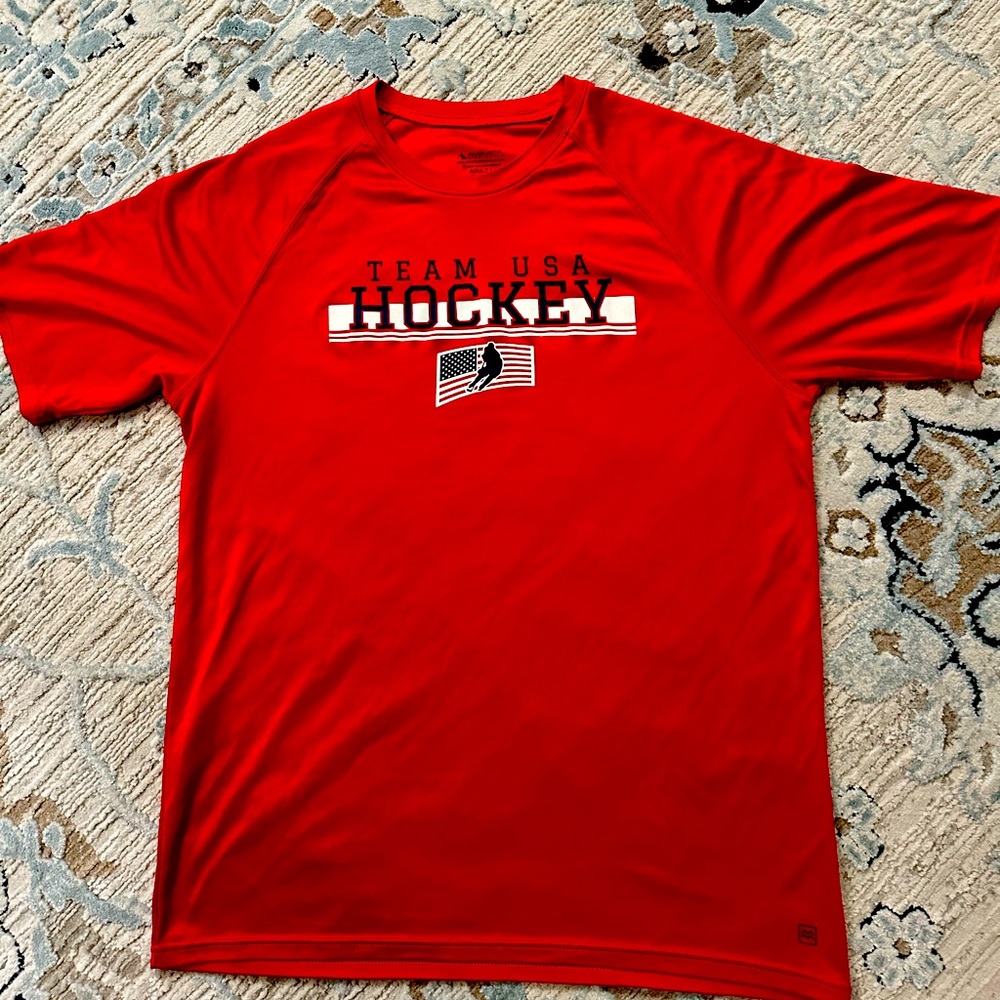 Team USA Hockey T-shirt, Size L